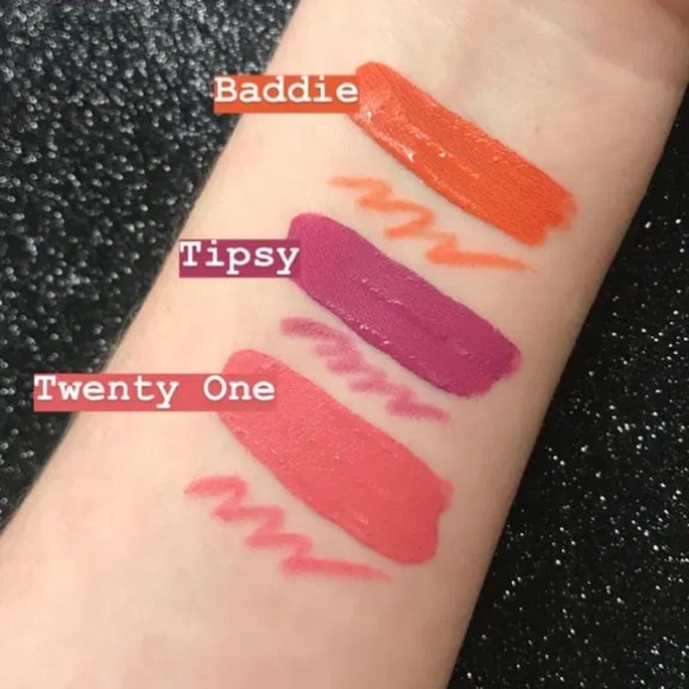 *tipsy lipstick ONLY - Picture 9 of 9
